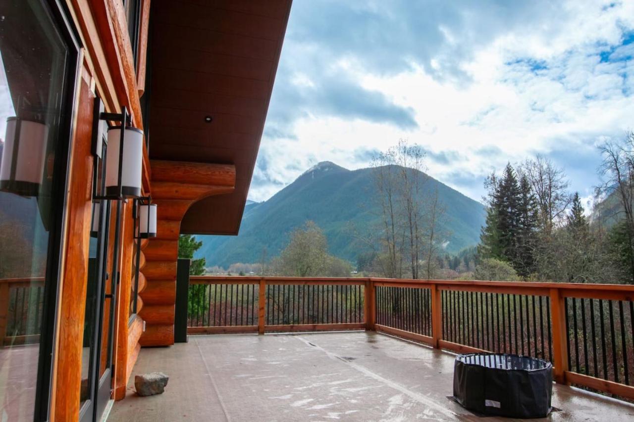 Douglas Fir Retreat, Mtn Views And Expansive Deck Villa Sunshine Valley Exterior photo