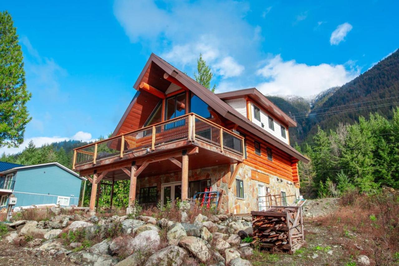 Douglas Fir Retreat, Mtn Views And Expansive Deck Villa Sunshine Valley Exterior photo