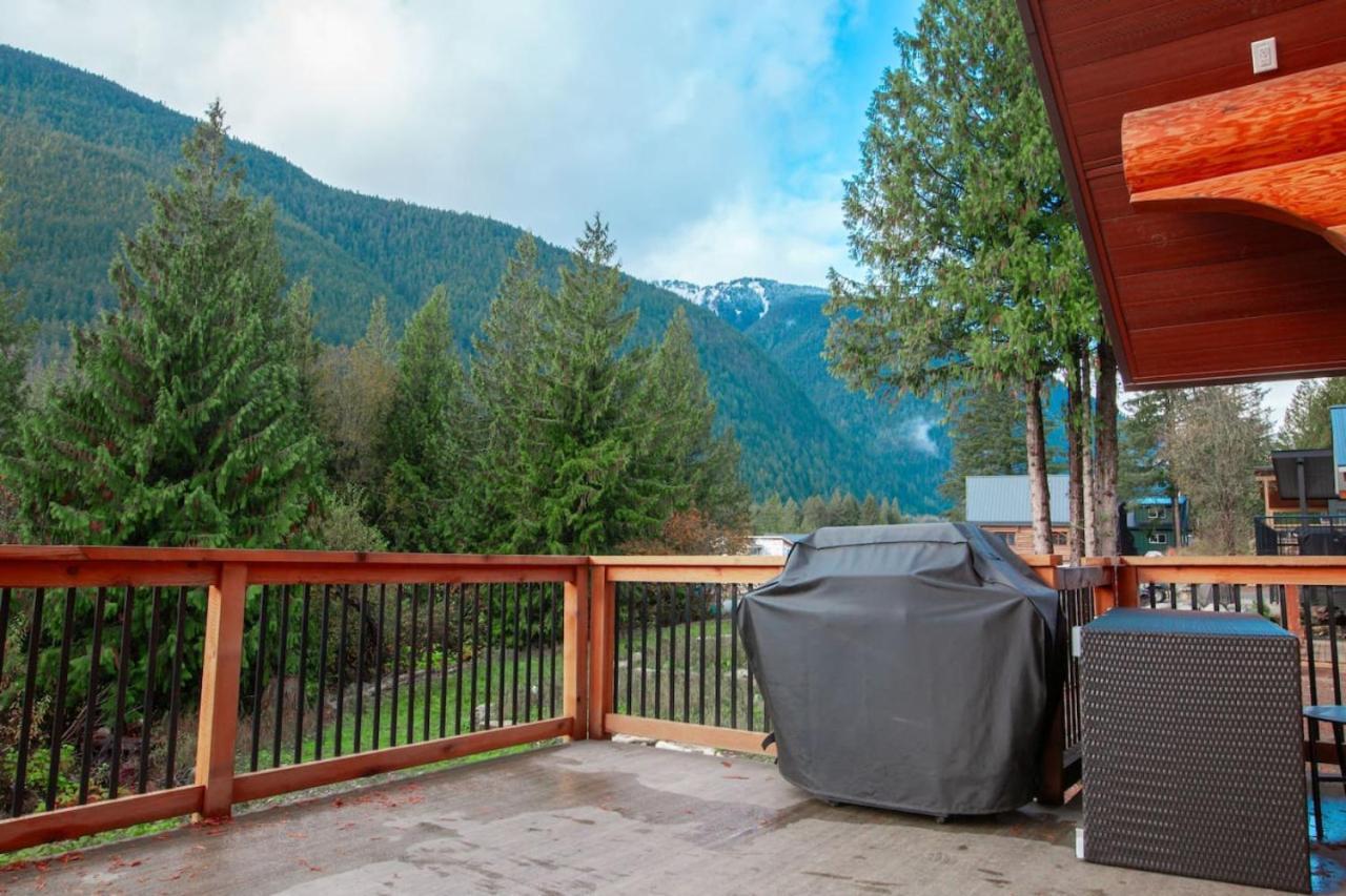 Douglas Fir Retreat, Mtn Views And Expansive Deck Villa Sunshine Valley Exterior photo